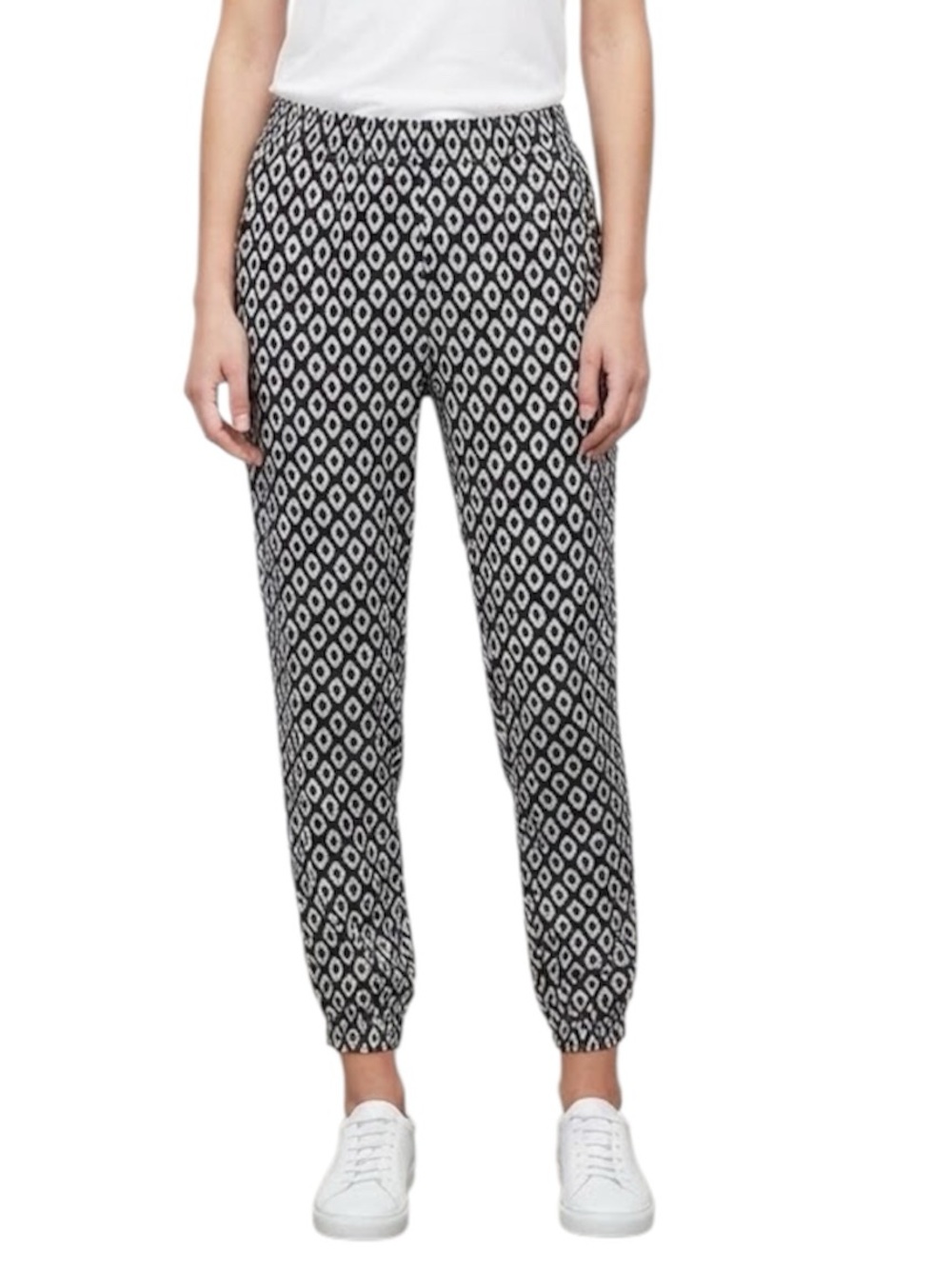 Xhilaration Diamond Ikat Design Pull-On Jogger Pant (Size: Medium)